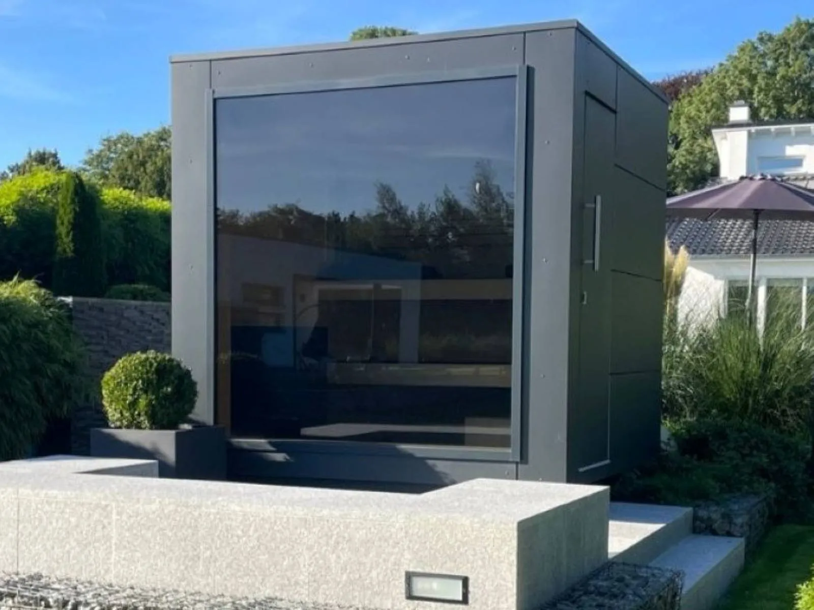 Gartensauna klein kaufen Außensauna mini GS1 neu 2-3-4-5 Personen Outdoor Sauna Design modern Glasfront Glas kaufen Preis Kosten mit Montage vormontiert