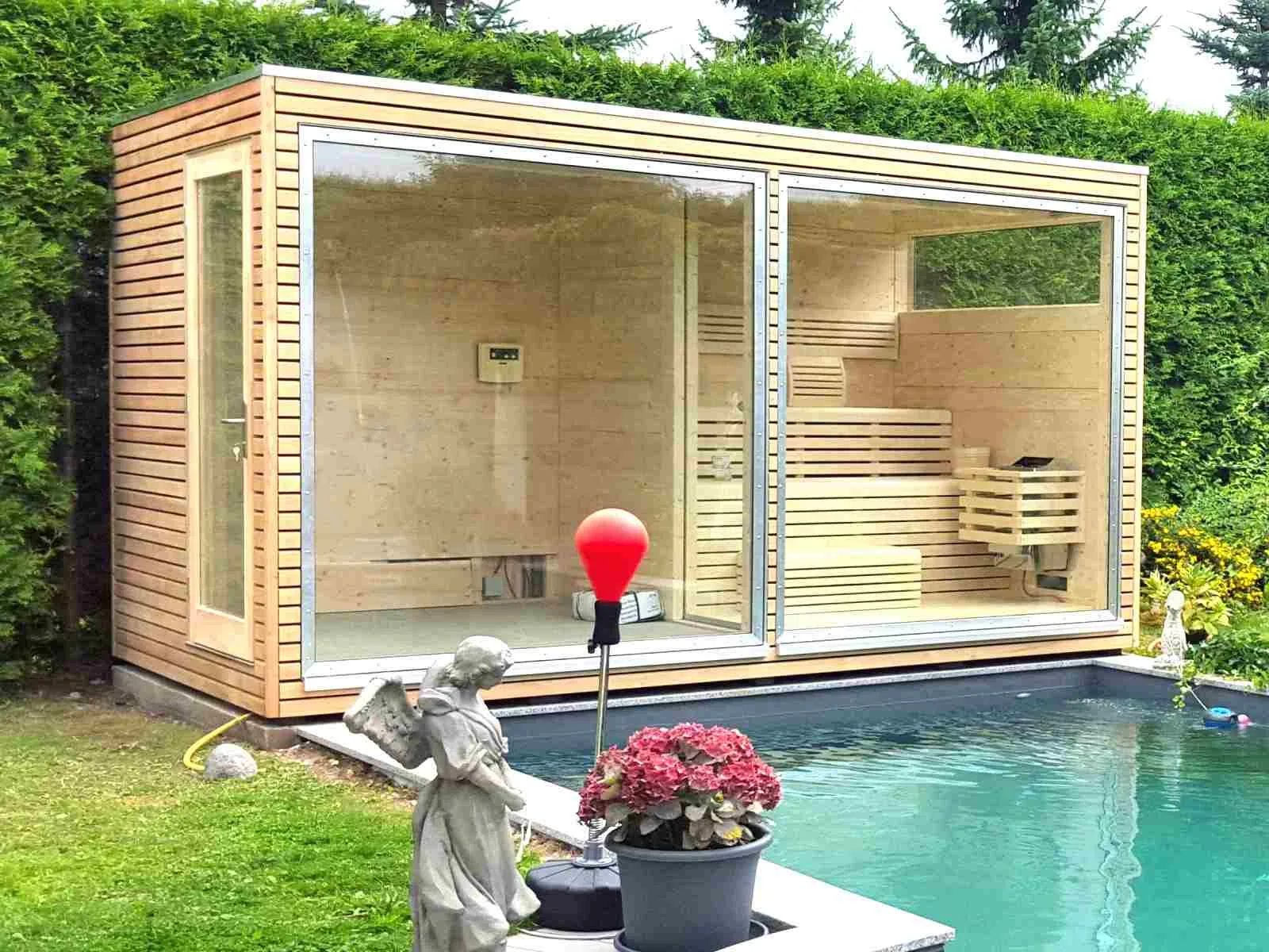 Gartensauna mit Vorraum aus Holz Saunahaus mit Ruheraum GS4 Poolhaus mit Sauna 2-3-4-5 Personen Outdoorsauna Design modern Glasfront Glas kaufen Preis Kosten mit Montage vormontiert